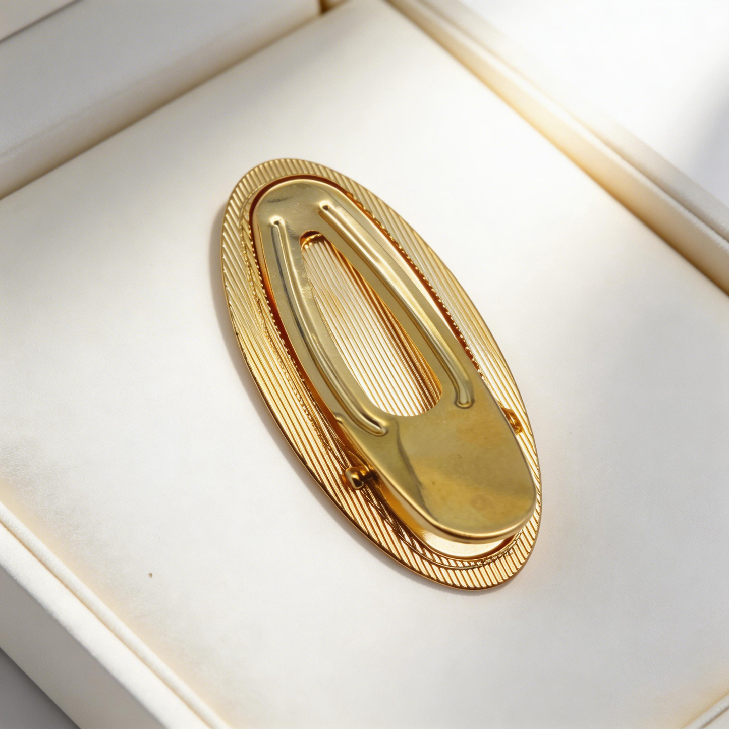 Swallow Return - Mother-of-Pearl Hair Clip - Handcrafted Mother-of-Pearl Hair Clip by TapaCraft